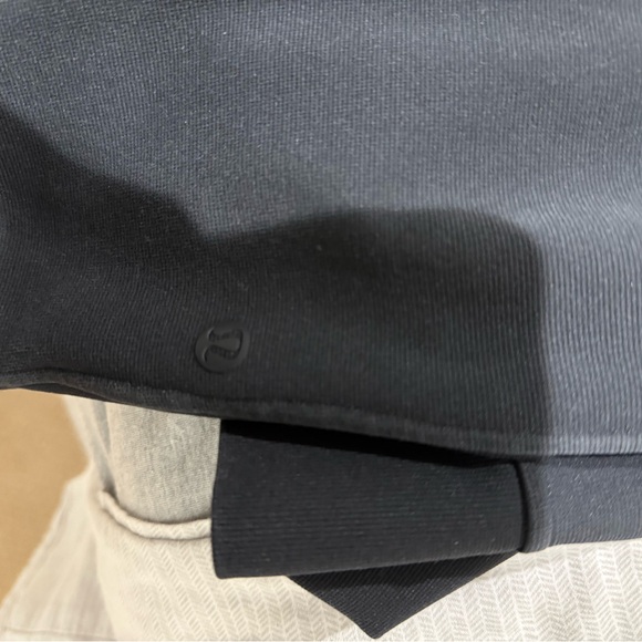 Lululemon Sojourn Jacket - Picture 3 of 6